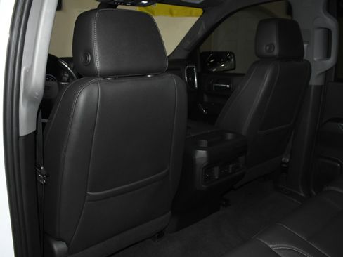 Used 2021 Chevrolet Silverado 1500 LT Trail Boss w/ Convenience Package II image 15