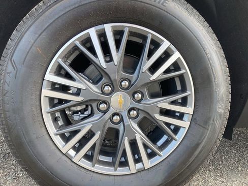 New 2026 Chevrolet Traverse LT w/ Enhanced Driving Package image 9