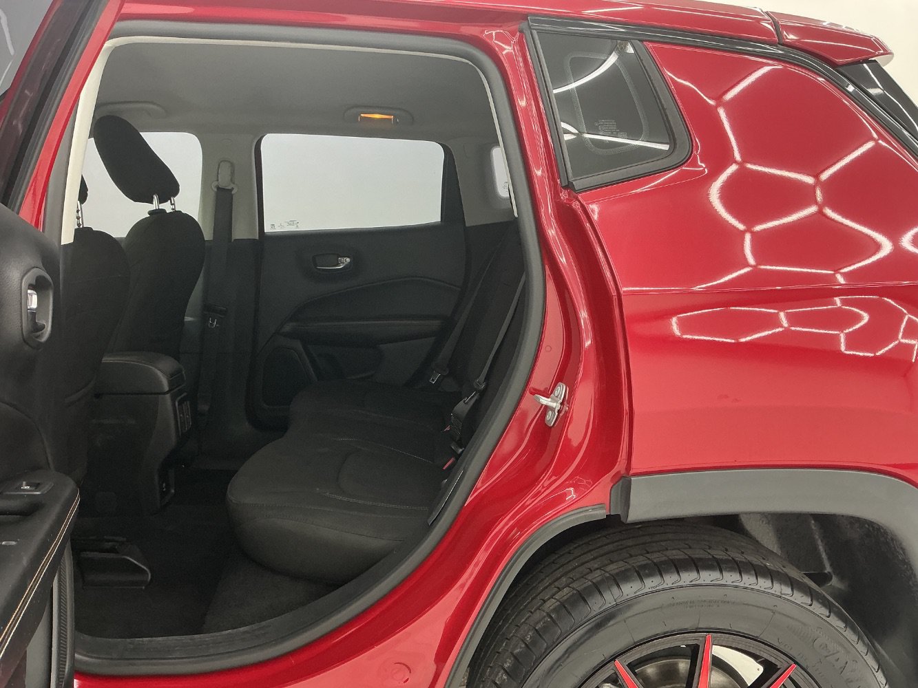 Used 2018 Jeep Compass Sport FWD image 20
