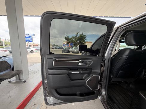 Used 2022 RAM 1500 Laramie AWD/4WD image 13