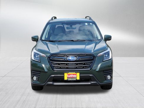 Used 2024 Subaru Forester Limited AWD/4WD image 2