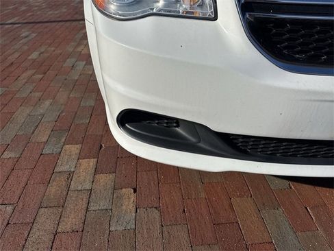 Used 2019 Dodge Grand Caravan SE image 21