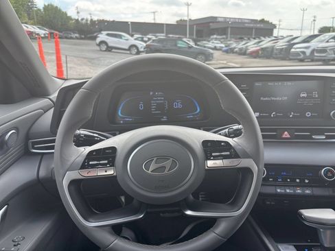 Used 2026 Hyundai Elantra Sport FWD image 29
