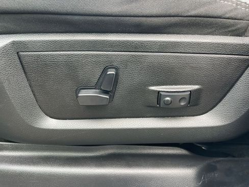 Used 2024 RAM 2500 Big Horn image 10