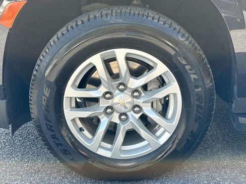 Used 2023 Chevrolet Suburban LT image 18