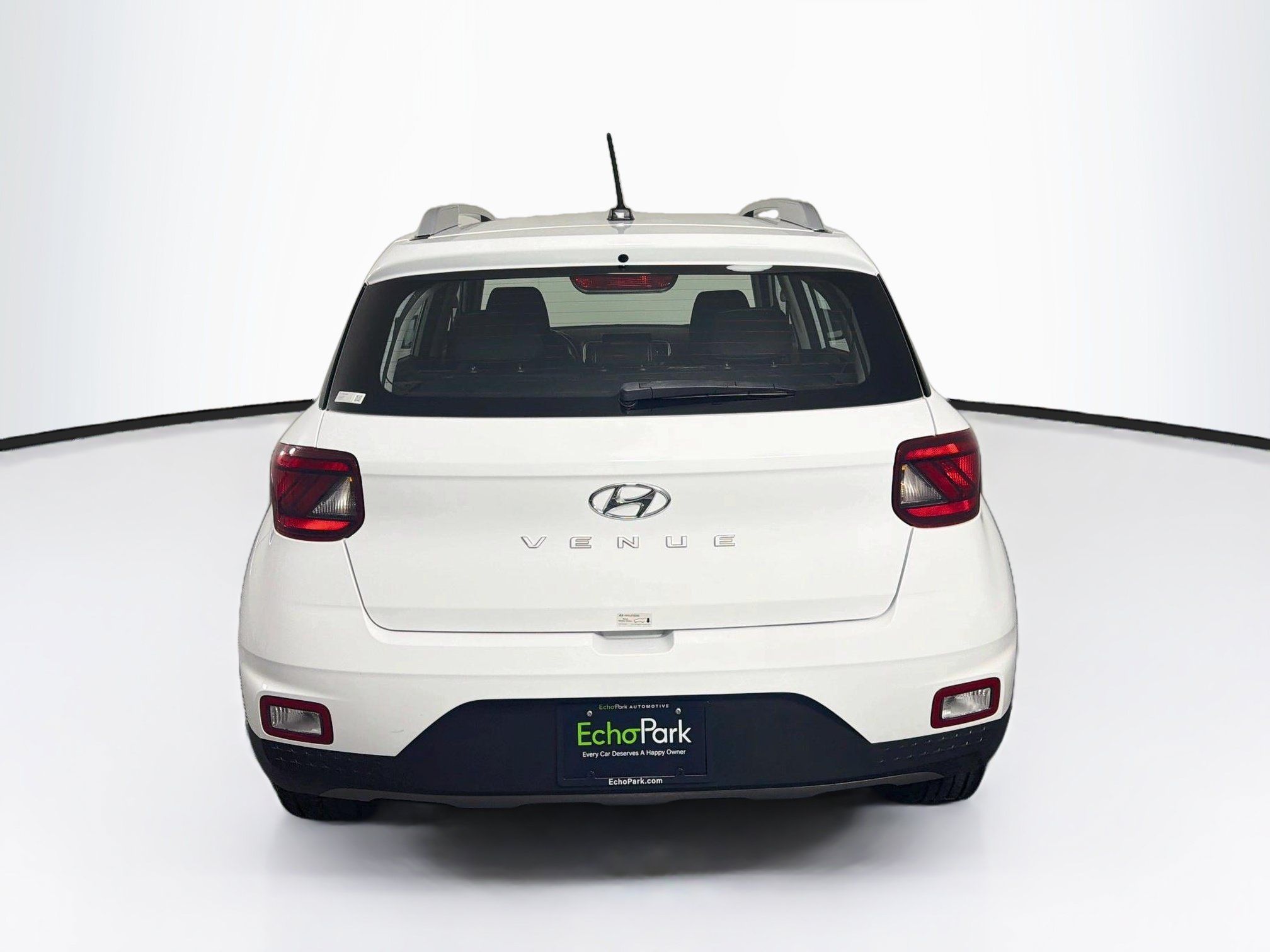 Used 2025 Hyundai Venue SEL FWD image 7