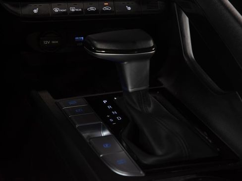 Used 2025 Hyundai Elantra Limited image 31