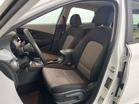 Used 2021 Hyundai Kona SE image 19