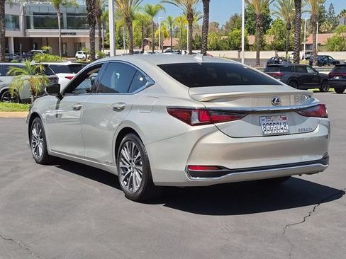 Used 2019 Lexus ES 300h w/ Premium Package FWD image 7