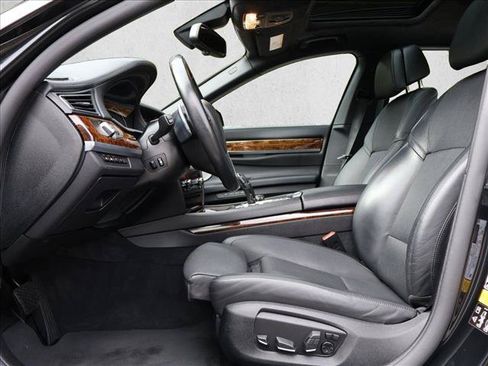 Used 2015 BMW 750Li xDrive AWD/4WD image 21