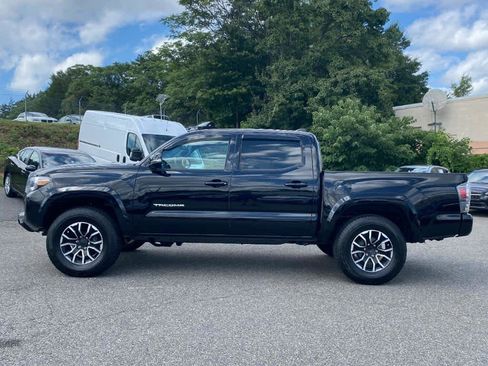 Used 2020 Toyota Tacoma TRD Sport w/ Technology Package image 2