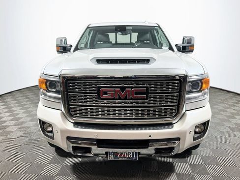 Used 2018 GMC Sierra 2500 Denali AWD/4WD image 2
