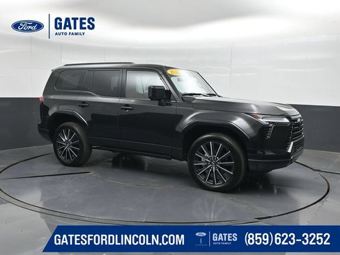 Used 2026 Lexus GX 550 w/ Accessory Package (2T) AWD/4WD image 1
