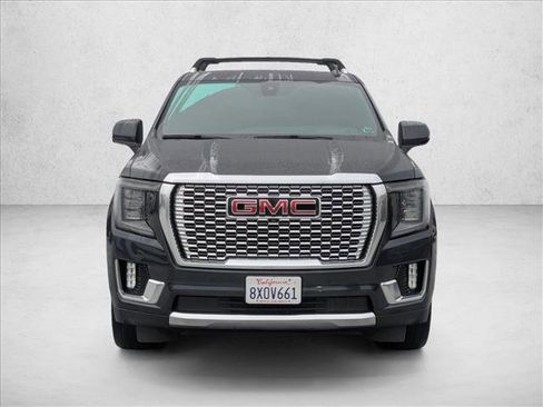 Used 2021 GMC Yukon XL Denali w/ Denali Premium Package image 2