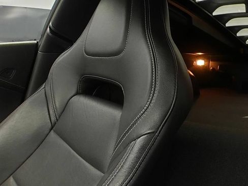 Used 2019 Chevrolet Corvette Stingray Coupe w/ Carbon Flash Badge Package RWD image 9