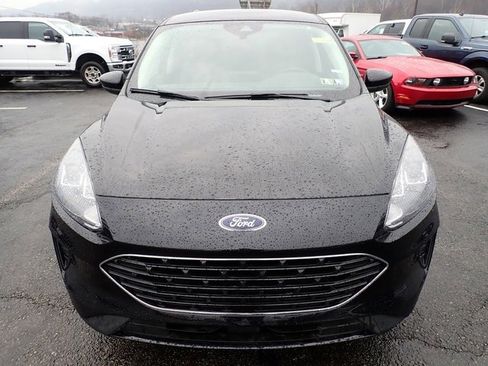 Used 2022 Ford Escape SE w/ SE Sport Appearance Package image 8