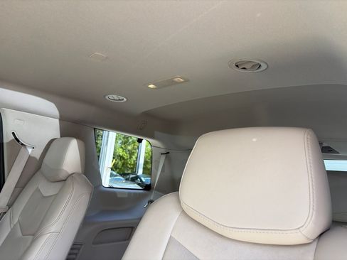 Used 2018 Cadillac Escalade Premium Luxury RWD image 11