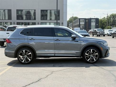 Used 2022 Volkswagen Tiguan SEL R-Line AWD/4WD image 8