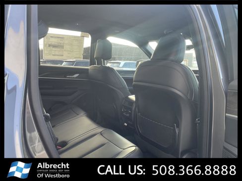 New 2025 Jeep Grand Cherokee Limited image 13