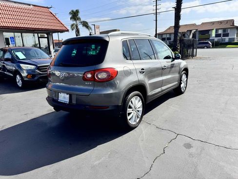 Used 2011 Volkswagen Tiguan SEL FWD image 6