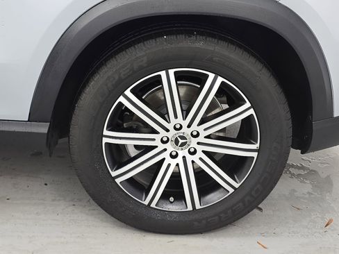 Used 2025 Mercedes-Benz GLE 450 4MATIC image 34