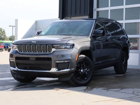 Used 2025 Jeep Grand Cherokee L Laredo w/ Trailer Tow Package AWD/4WD image 3