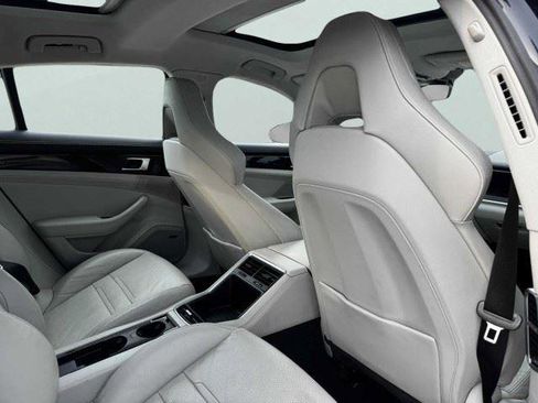 Used 2017 Porsche Panamera 4 AWD/4WD image 47