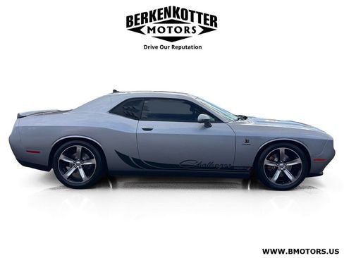 Used 2015 Dodge Challenger R/T Plus RWD image 2