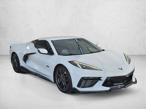 Used 2023 Chevrolet Corvette Stingray Premium Conv w/ Z51 Performance Package RWD image 3