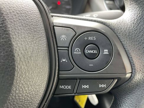 Used 2023 Toyota Corolla LE image 17