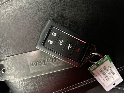 Used 2025 Jeep Grand Cherokee Laredo X w/ Luxury Tech Group I AWD/4WD image 22