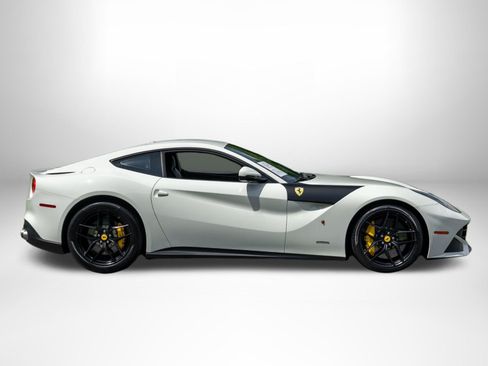 Used 2017 Ferrari F12 Berlinetta RWD image 6