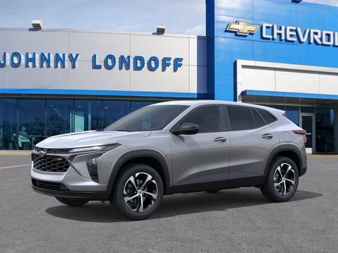 New 2026 Chevrolet Trax RS w/ Sunroof Package FWD image 2