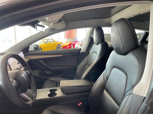 Used 2022 Tesla Model 3 image 14