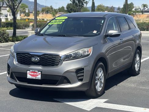 Used 2019 Kia Sorento L image 2