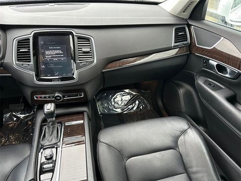 Used 2019 Volvo XC90 T6 Momentum w/ Protection Package Premier image 19