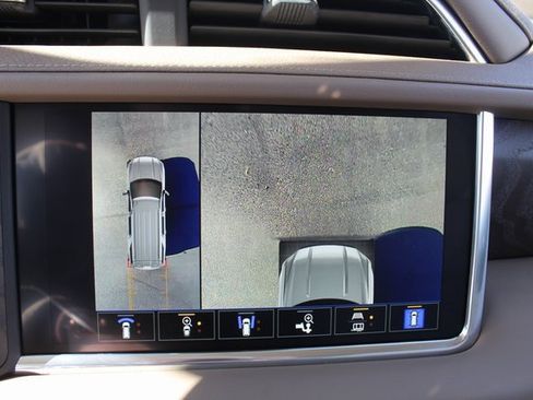 Used 2024 GMC Yukon Denali image 36