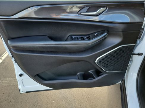 Used 2021 Jeep Grand Cherokee L Altitude image 16