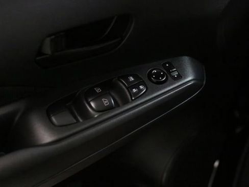 Certified 2025 Nissan Kicks Play S image 11