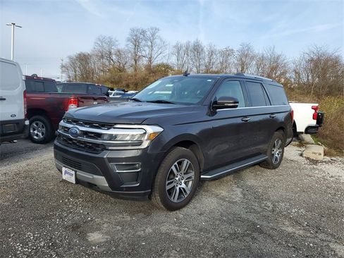 Used 2022 Ford Expedition Limited image 7