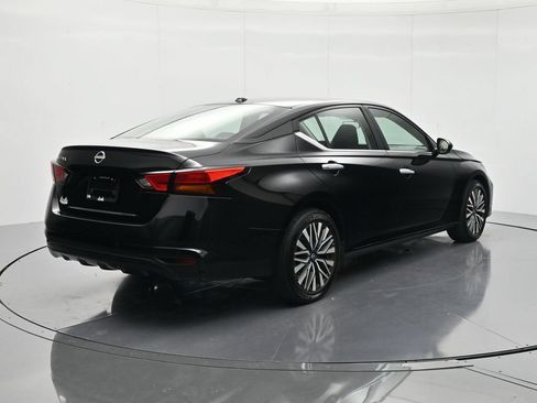 Used 2025 Nissan Altima 2.5 SV FWD image 5