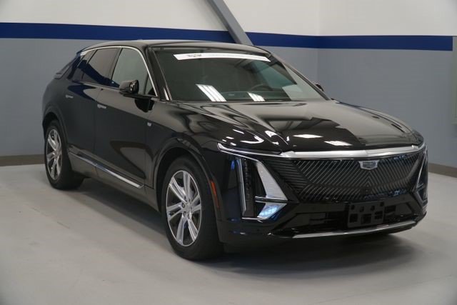 Certified 2024 Cadillac Lyriq Tech w/ Driver Assist Package AWD/4WD image 8