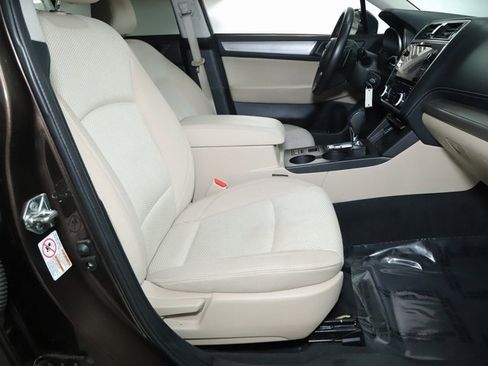 Used 2019 Subaru Outback 2.5i Premium image 35