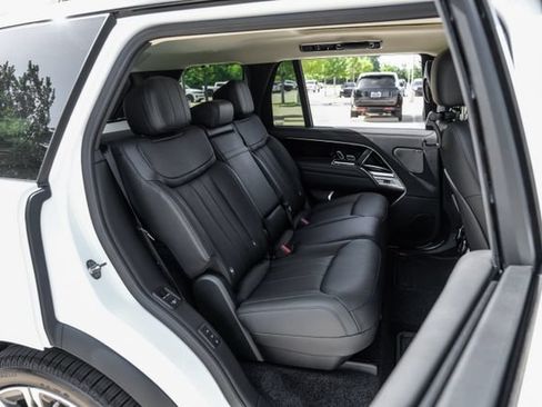 New 2026 Land Rover Range Rover Long Wheelbase SE AWD/4WD image 45