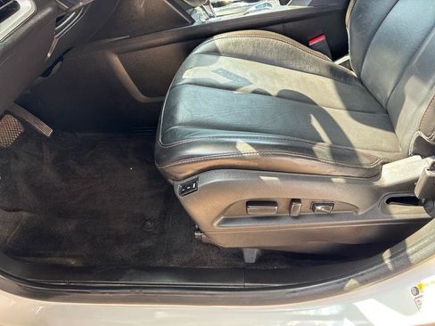 Used 2017 Chevrolet Equinox Premier w/ Enhanced Convenience Package FWD image 23
