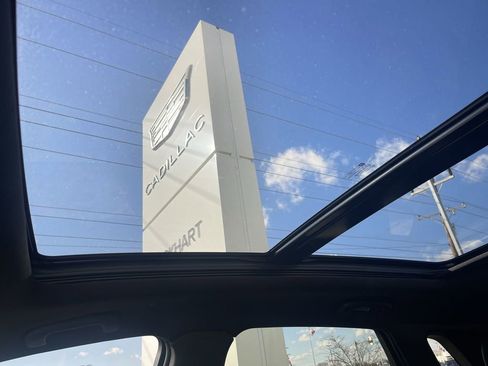 Certified 2023 Cadillac XT5 Sportv w/ Technology Package image 36