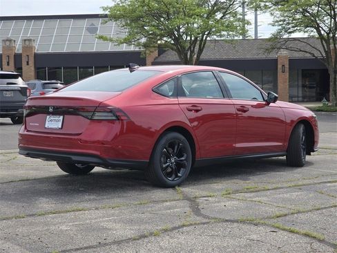 New 2025 Honda Accord SE image 16