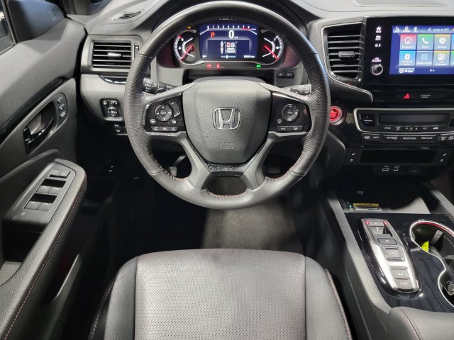 Certified 2025 Honda Passport Black Edition image 23