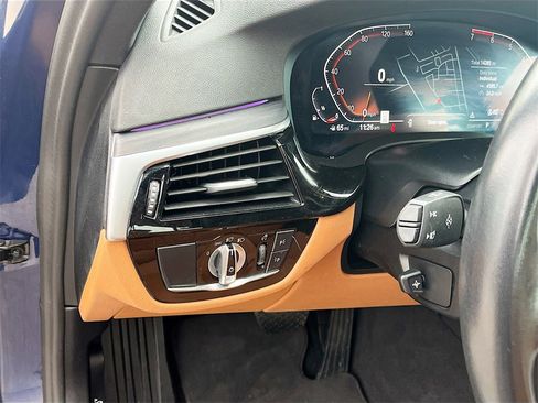 Used 2023 BMW 530i w/ Premium Package image 10