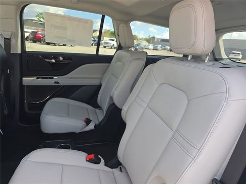 New 2026 Lincoln Aviator 2WD image 11